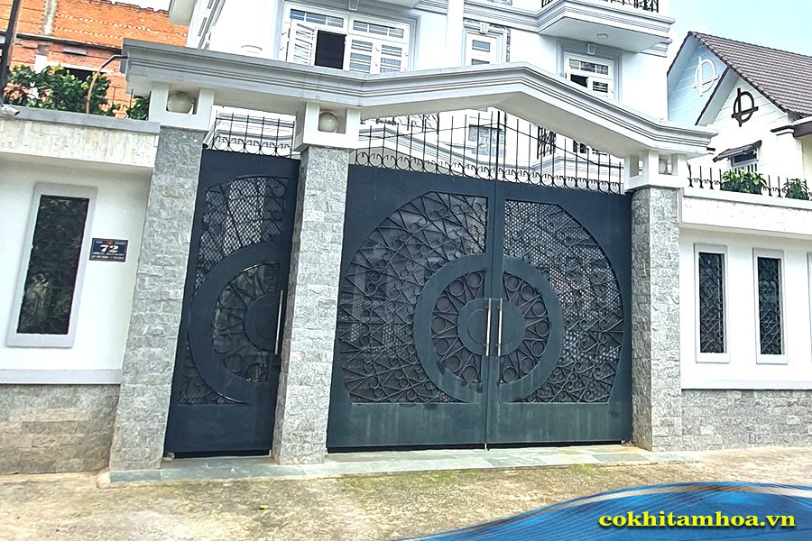 Tùy thuộc và kiểu dáng mẫu mã và kích thước cổng sắt sẽ có giá khác nhau