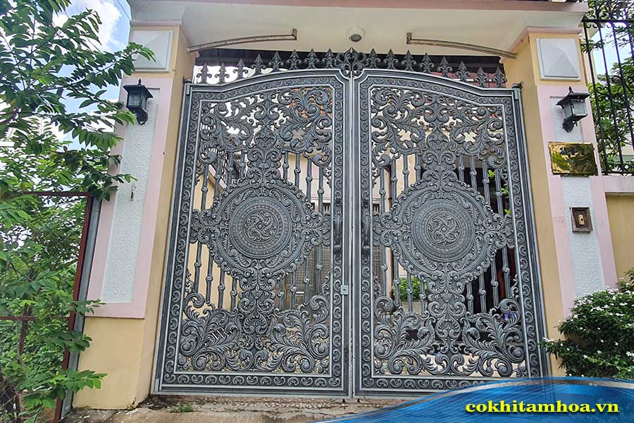 Cổng biệt thự nâng cao thẩm mỹ cho ngôi nhà