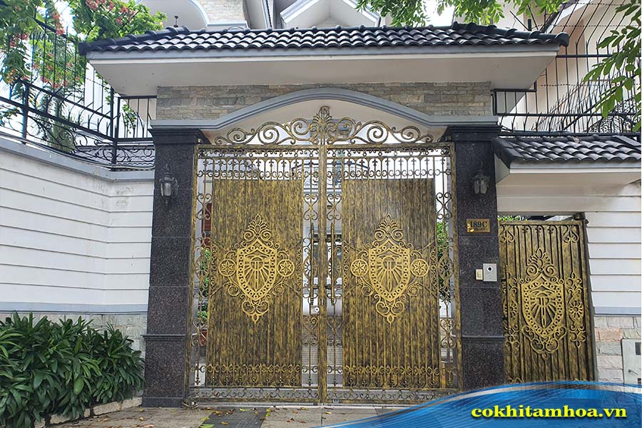 Cổng biệt thự phong cách cổ điển