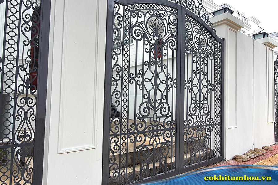 Cổng biệt thự phong cách nhà vườn