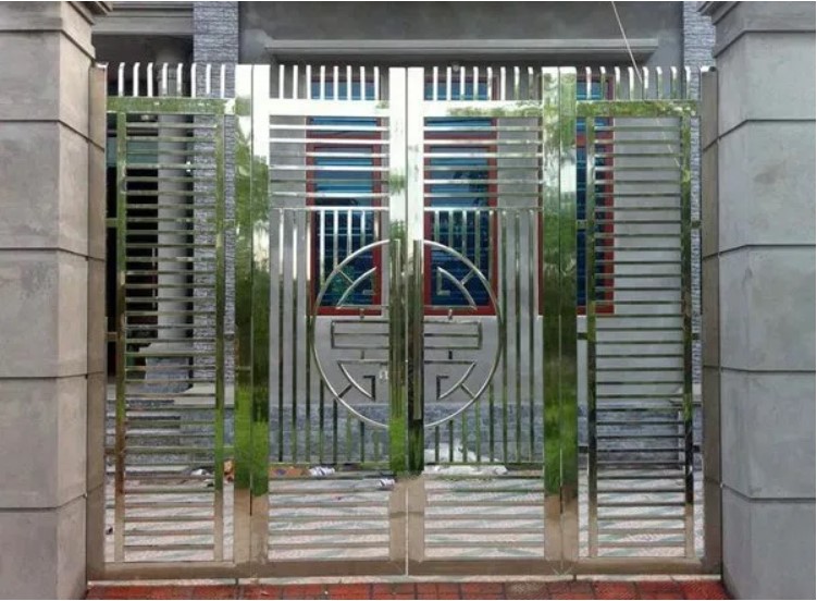 Mẫu cổng nhà inox có độ bền bỉ theo thời gian