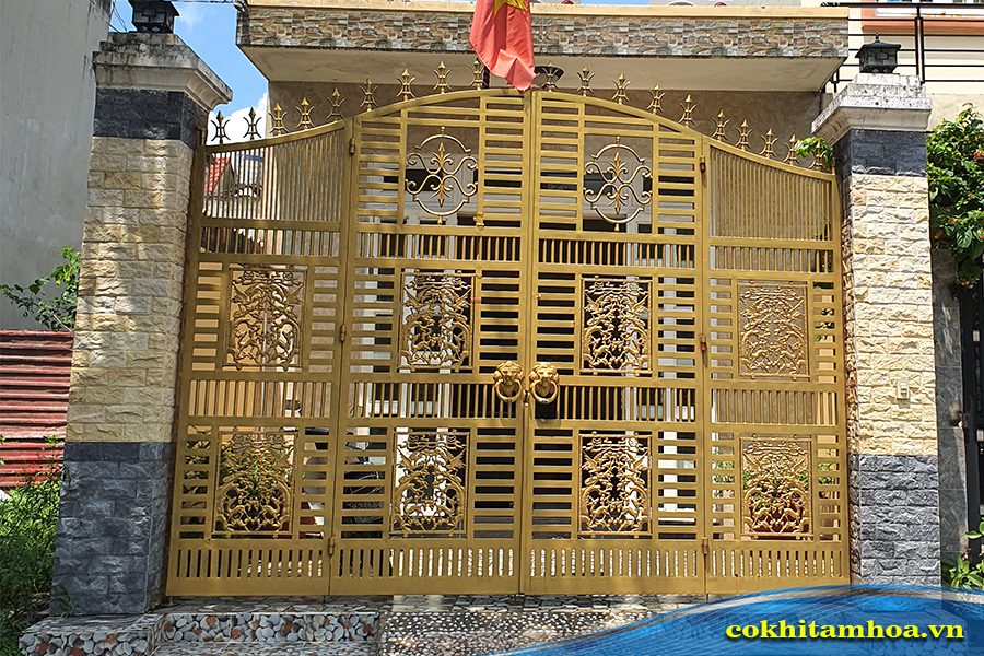 Mẫu cửa cổng sắt 2 cánh 2 chiều