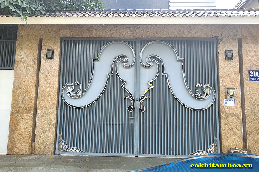 Nhà Xinh báo giá chi tiết cho các mẫu cổng 2 cánh đẹp nhất hiện nay