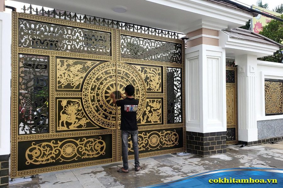 Mẫu cổng sắt CNC trống đồng