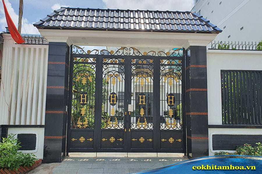 Cổng sắt nghệ thuật làm đẹp cho không gian sống