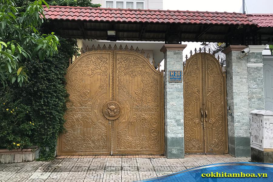 Các mẫu cổng sắt 3 cánh có độ thẩm mỹ cao