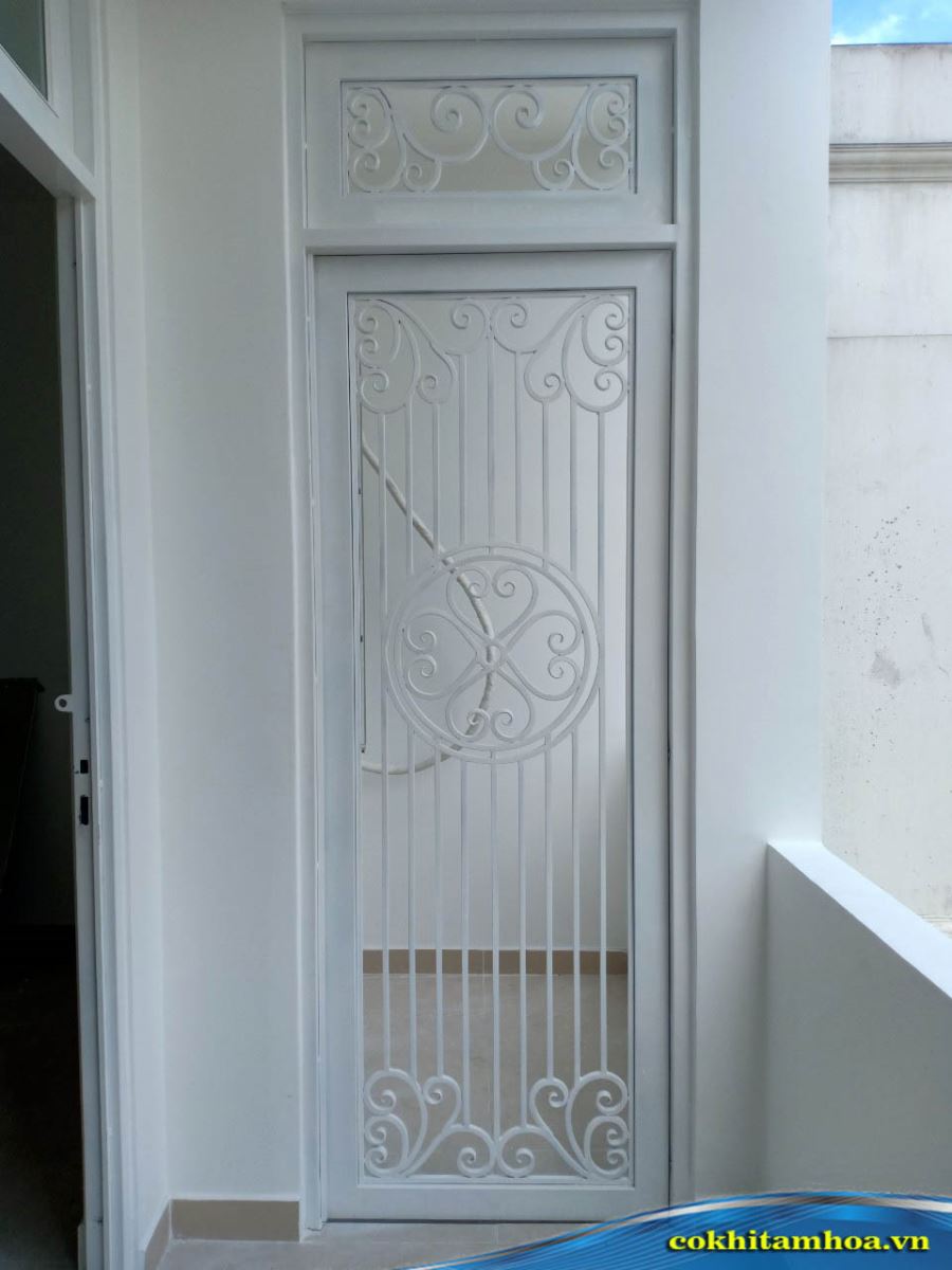 Cửa cổng sắt 1 cánh nghệ thuật 