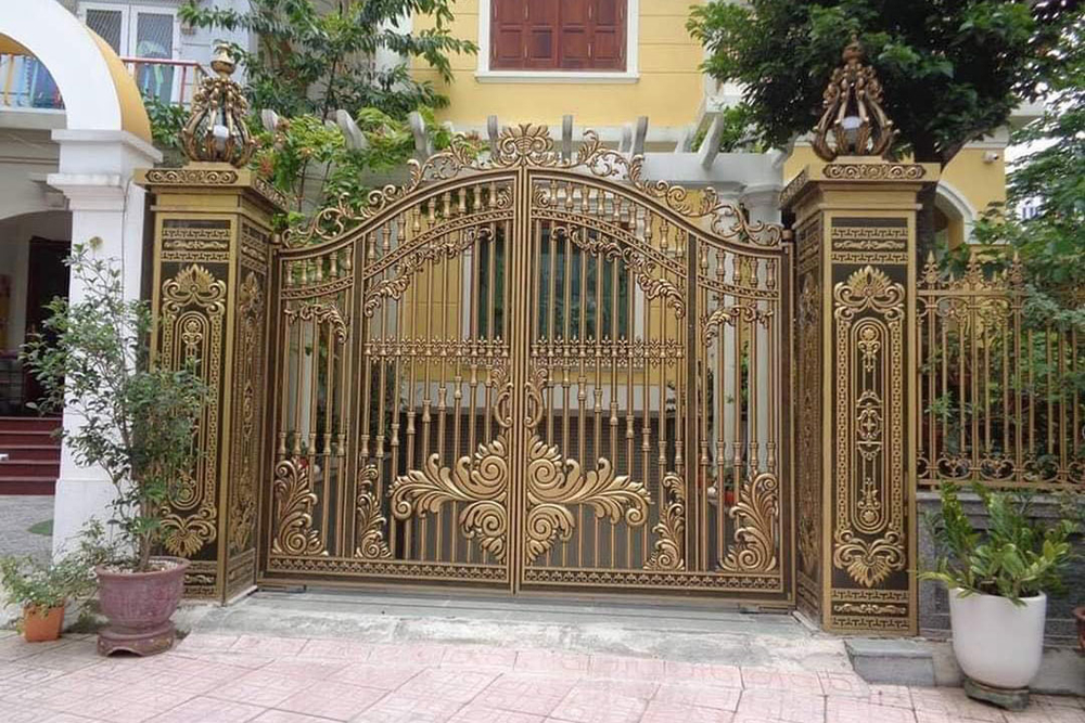 Cổng nhà nông thôn bằng nhôm đúc sang trọng