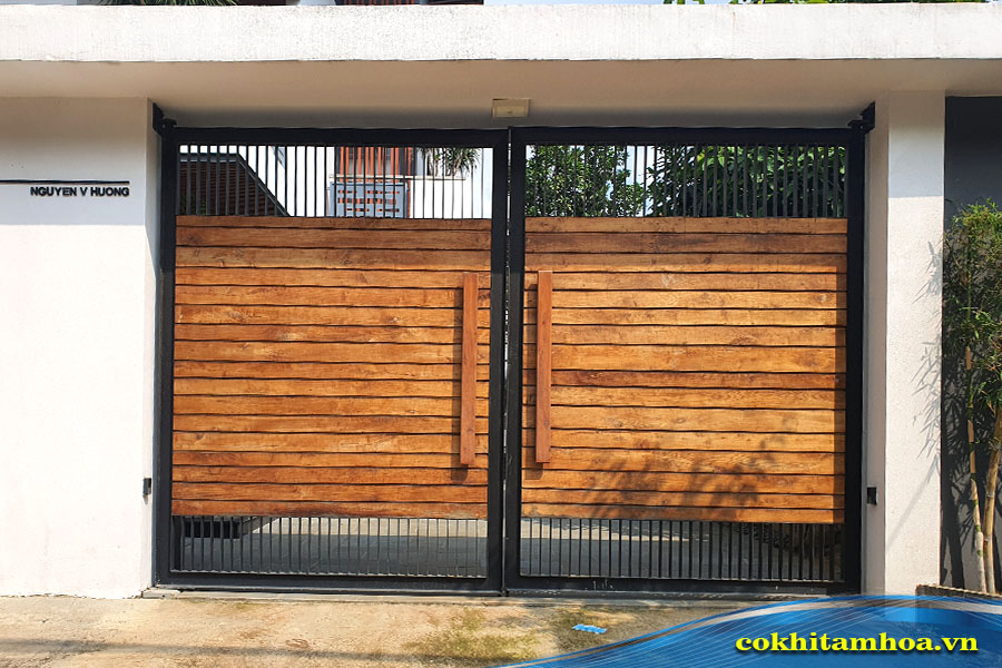 Mẫu cổng sắt hộp 2 cánh 056