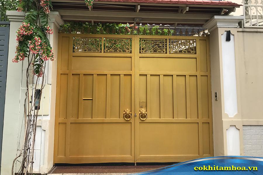 Mẫu cổng sắt hộp 2 cánh 069