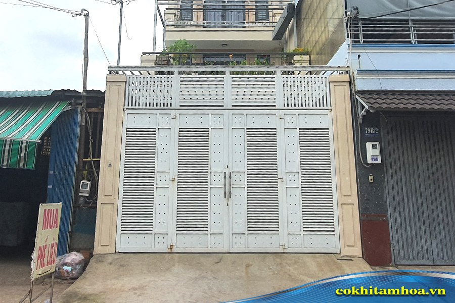 Mẫu cổng sắt hộp 4 cánh 018