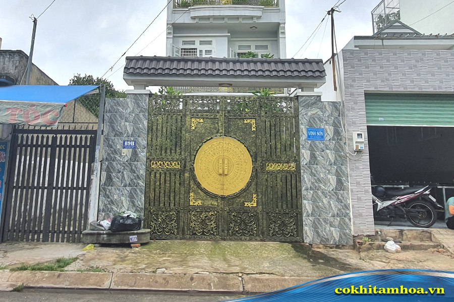 Mẫu cổng sắt hộp nghệ thuật 019