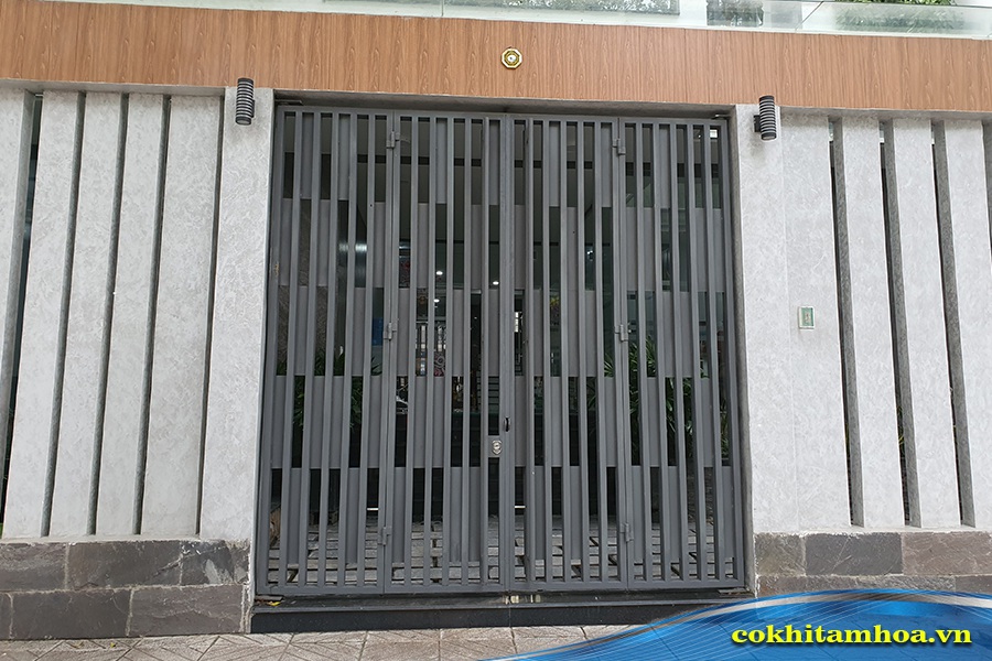 Mẫu cổng sắt hộp nghệ thuật 023