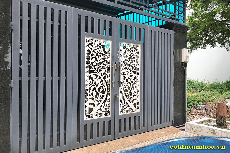 Mẫu cổng sắt hộp nghệ thuật 063