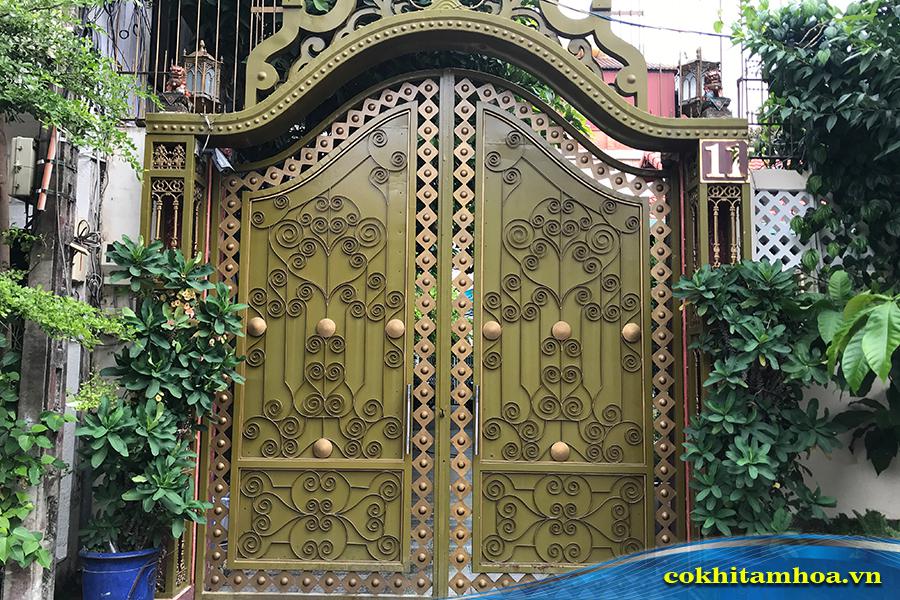 Mẫu cổng sắt mỹ thuật dành cho biệt thự 091