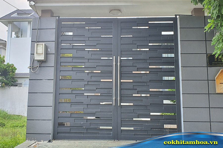 Mẫu cửa cổng sắt nhà cấp 4 hiện đại
