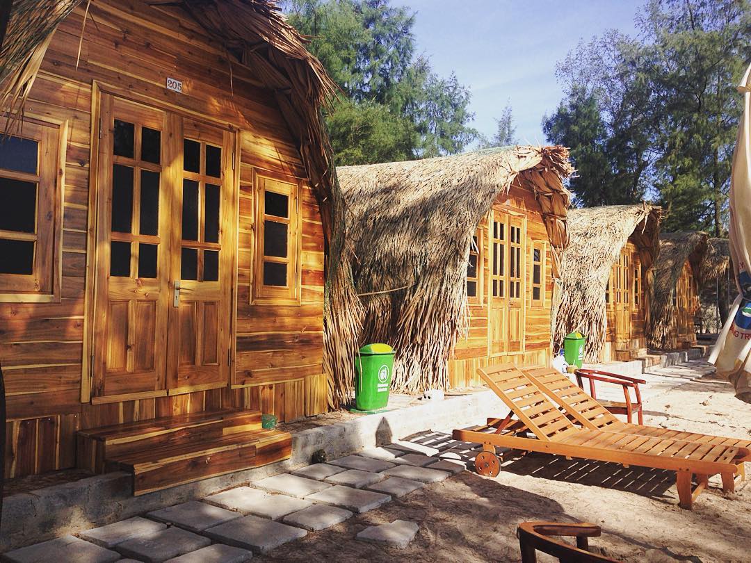 Hình 1: Nhà gỗ Homestay Cô Tô - Lều Vịt 