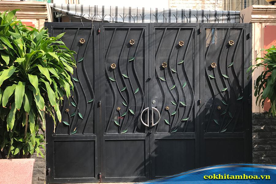 Mẫu cổng sắt mỹ thuật 2 cánh 071