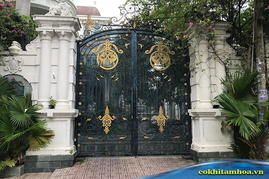Mẫu cổng sắt mỹ thuật 2 cánh 089