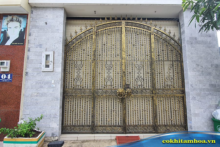 Mẫu cửa sắt mỹ thuật 4 cánh 009