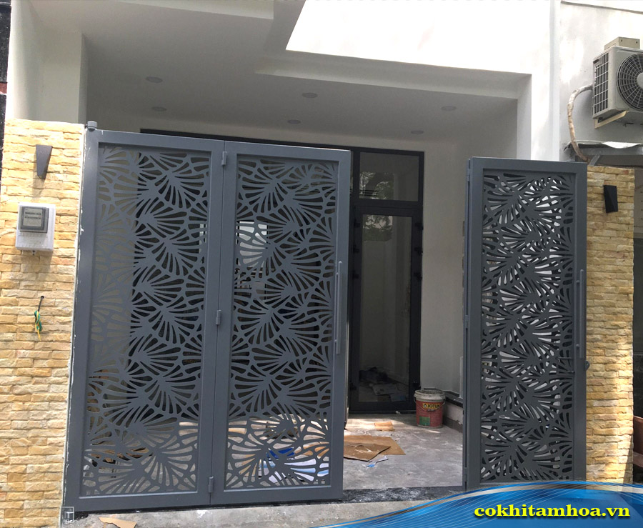Mẫu cửa cổng CNC 4 cánh thuận tiện thi công