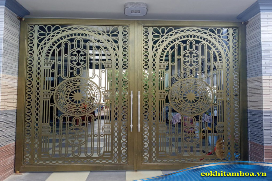 Mẫu cửa cổng 2 cánh CNC sử dụng công nghệ cắt sắt Laser